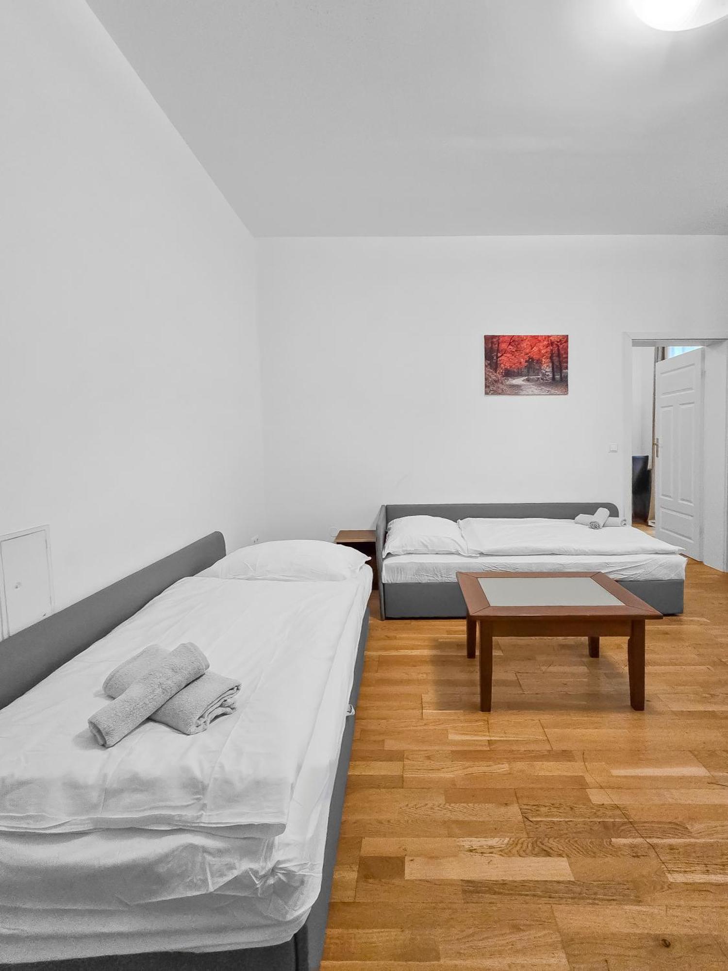 Elegant 3-bedroom Getaway With Balcony For Groups Up To 7 Apartment Wien