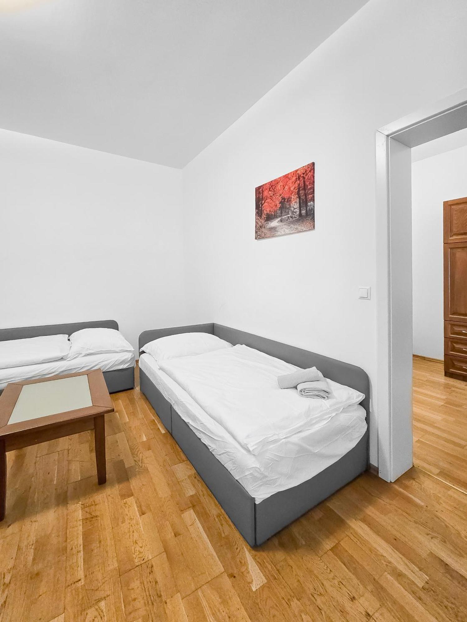 Elegant 3-bedroom Getaway With Balcony For Groups Up To 7 Apartment Wien