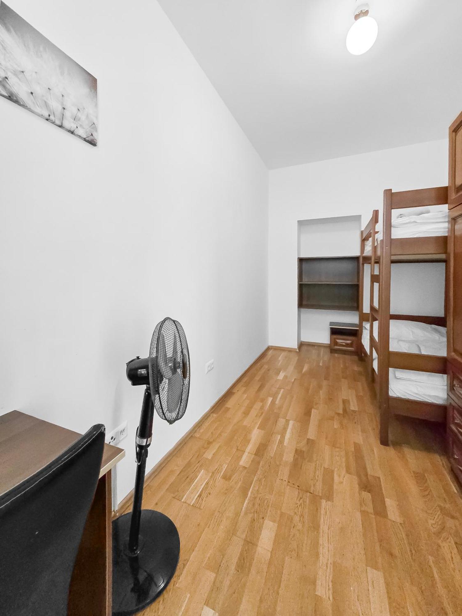 Elegant 3-bedroom Getaway With Balcony For Groups Up To 7 * Wien