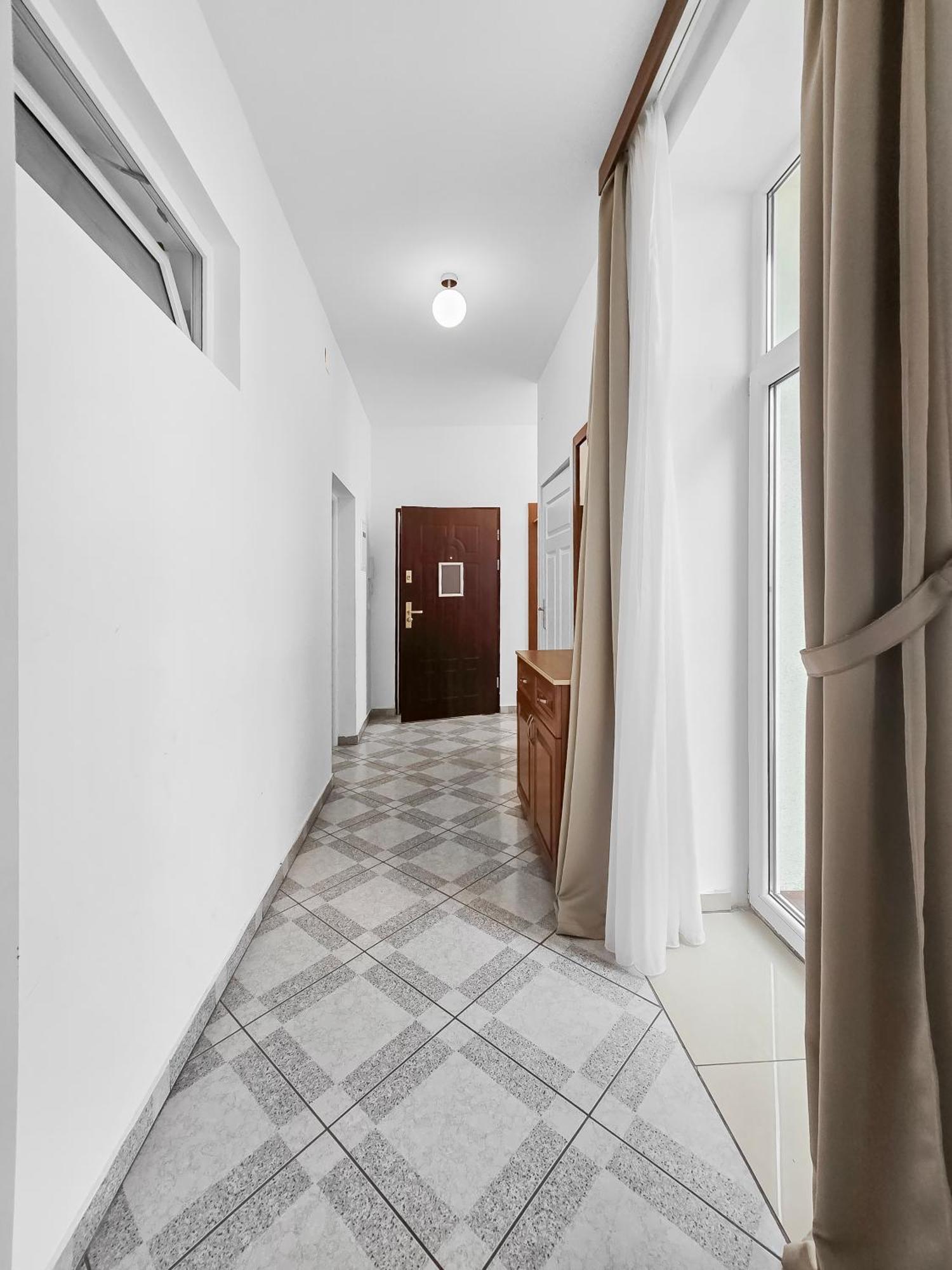 Elegant 3-bedroom Getaway With Balcony For Groups Up To 7 Apartment *